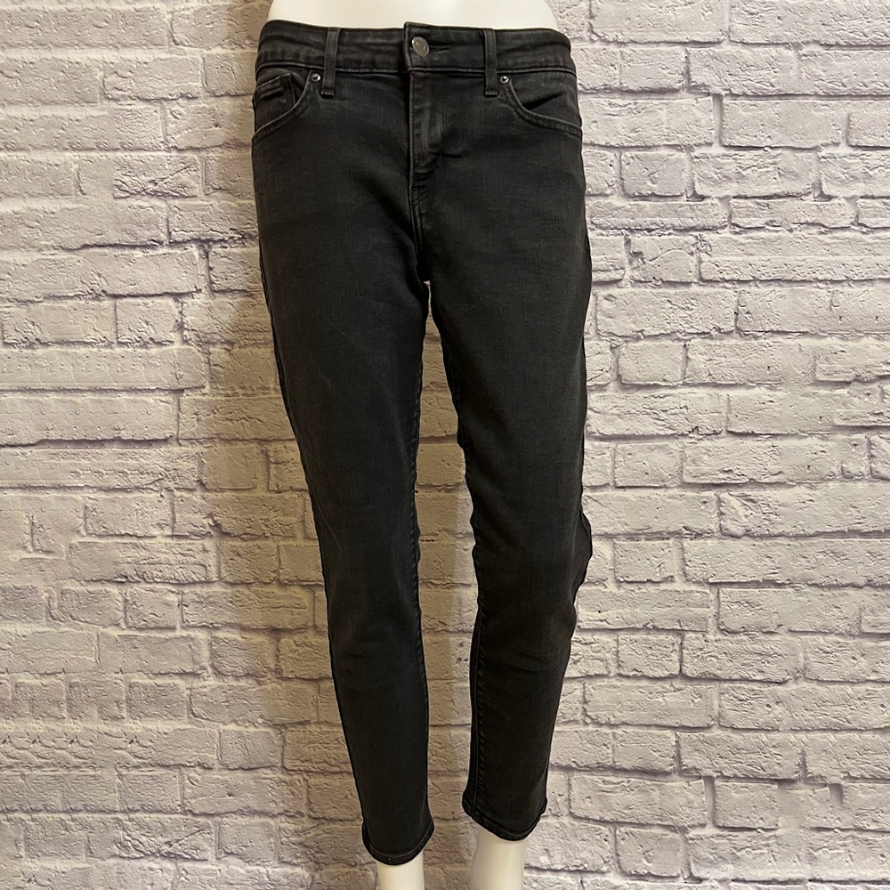 LEVI’S 711 SKINNY JEANS